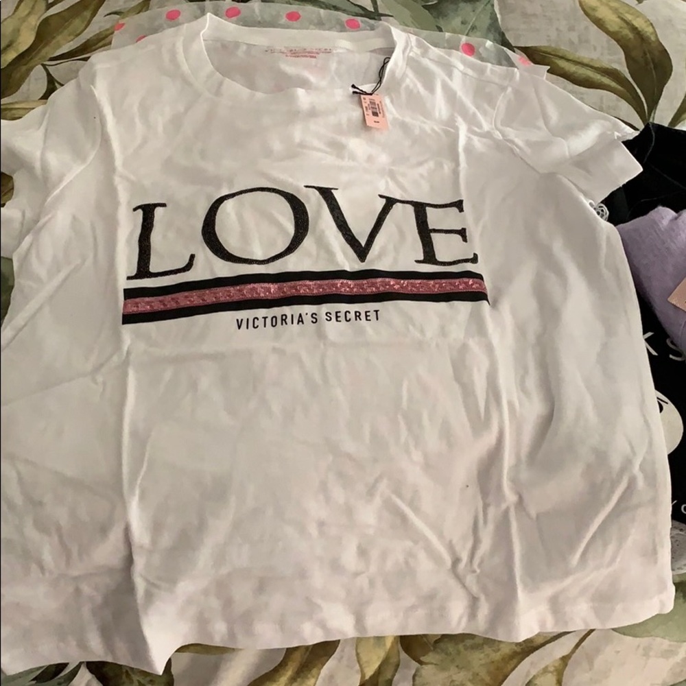 BNWT! Gorgeous Victoria’s Secret Shirt!
